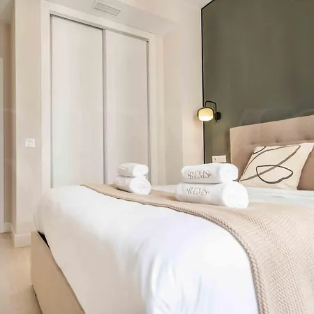 Apartment Exclusive In The Centre With Parking Rems